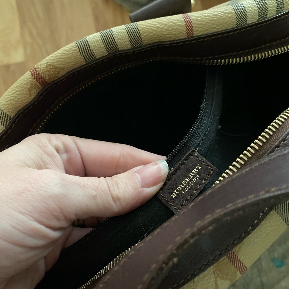 Burberry London Haymarket nova plaid tote handbag - Picture 8 of 11